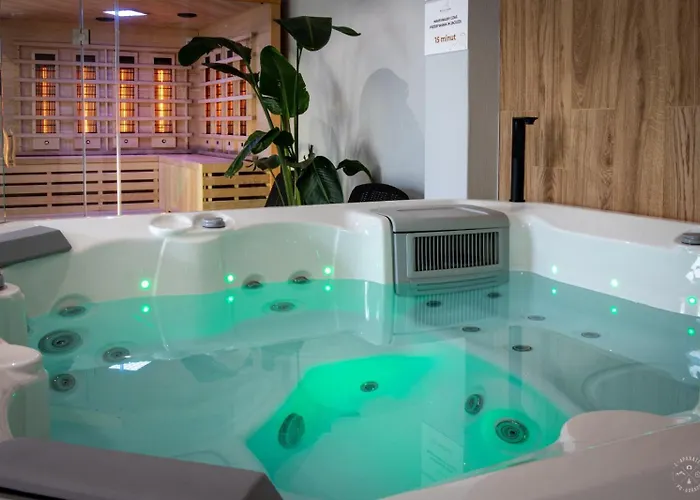 아파트 Belle View Strumyk 212 - Jacuzzi & Spa 스클라르스카포렘바